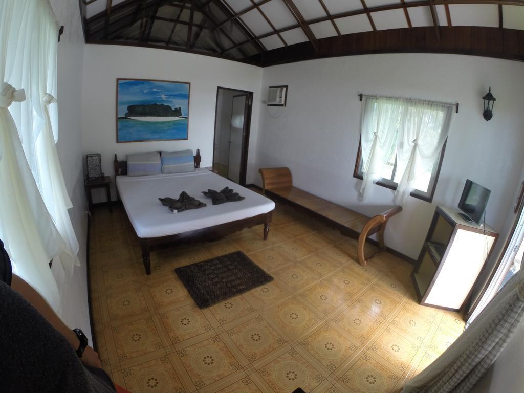Ocean 101 Beach Resort General Luna  Zimmer foto